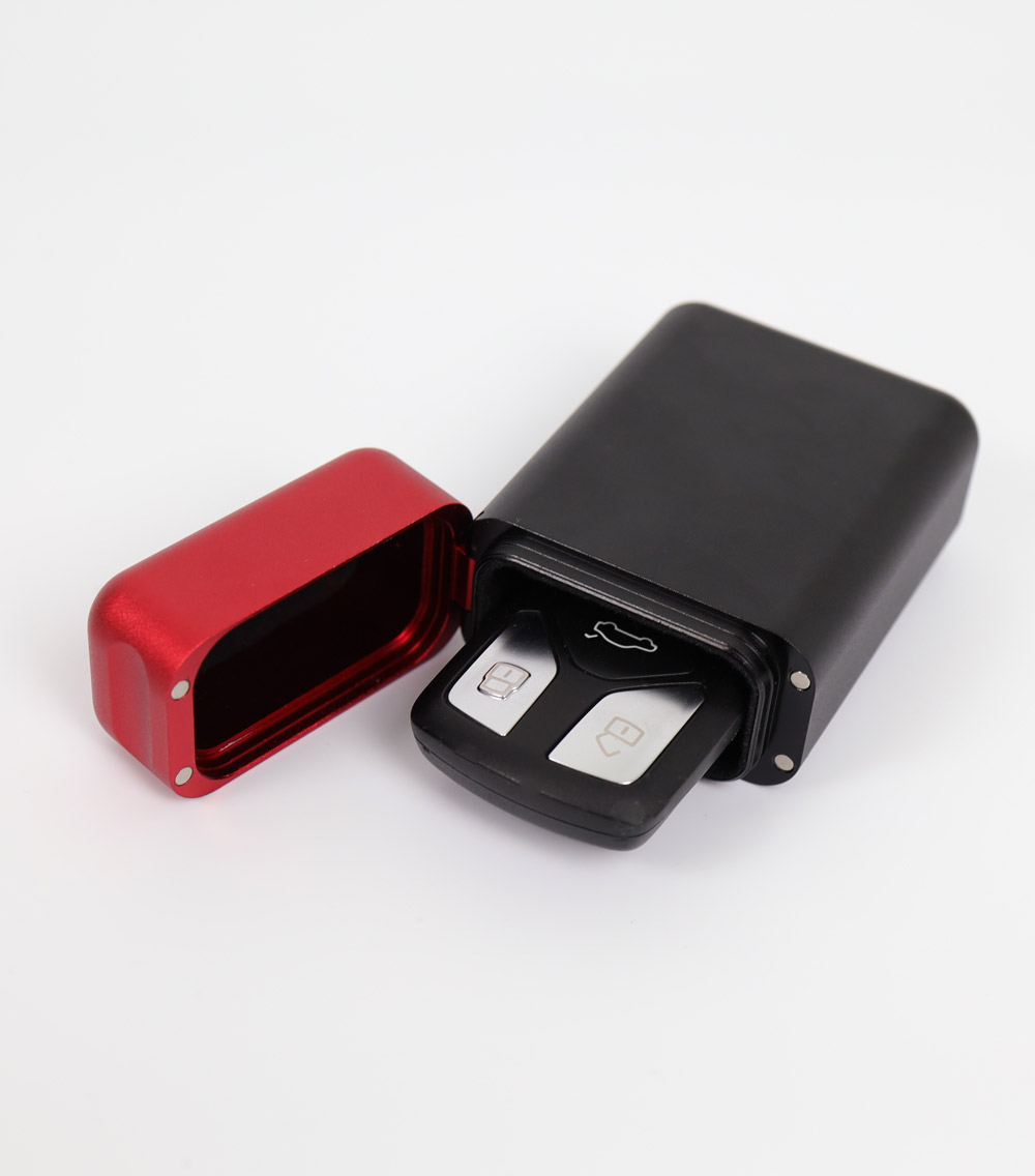 Keyless Go Schutz Aluminiumdose für Autoschlüssel (Swisskeys) – GPS Sender  Mini – Swisstrack – kleinster GPS Tracker